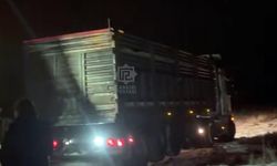 Çankırı’da Navigasyon Yine Yanılttı: TIR Tarla Yolunda Mahsur Kaldı