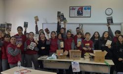 Çankırı Nevzat Ayaz SBL’den Mehmetçik Ortaokulu’na Kitap Desteği