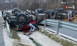 Çankırı’da Tahta Yüklü Tır Devrildi, Sürücü Hayatını Kaybetti