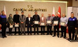 Çankırı’da Temizliğe ve Kurallara Uyan Esnaflar Ödüllendirildi