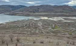 Güldürcek Barajı’nda çekilmeyle eski Köy kalıntıları ortaya çıktı