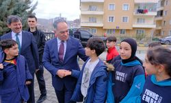 Çankırı Valisi Hüseyin Çakırtaş, Yunus Emre Ortaokulu’nu Ziyaret Etti