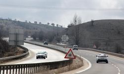 D-100’de Tabelalar Kaldırıldı, Gözler Kaçak Yapılara Çevrildi