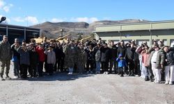 Çankırı’da Öğrenciler Kışlada Mehmetçikle Bir Gün Geçirdi