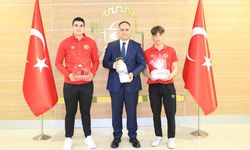 Çankırılı Şampiyon Halterciler Vali Çakırtaş'ı Ziyaret Etti