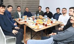 Çankırı Valisi Çakırtaş Öğrencilerle Sahur Sofrasında Buluştu