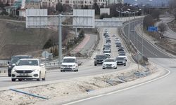 D 100 karayolunda bayram dönüşü yoğunluğu yaşanıyor