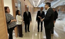 Çankırı Vali Yardımcısı Börü’den Sağlık Çalışanı Kadınlara Karanfil