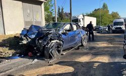 Freni boşalan tır 10 araca çarptı: 1'i polis 3 kişi hayatını kaybetti, 5 kişi yaralandı