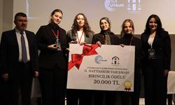 ÇAKÜ Hukuk Fakültesi Öğrencilerinden Tahkim Yarışmasında Birincilik