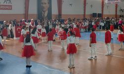 Kurşunlu’da 23 Nisan Coşkusu Salona Sığmadı