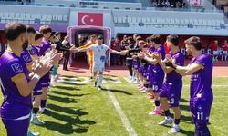 Rakipten Şampiyona alkışlı karşılama