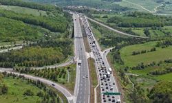 Bolu geçişinde bayram trafiği erken başladı: Yollarda uzun kuyruklar oluştu