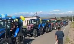 Siirt'te onlarca traktör düğün konvoyuna katıldı