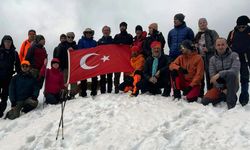 Çankırılı Dağcılar 19 Mayıs Ruhunu Zirveye Taşıdı