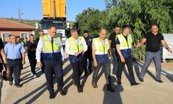 Çankırı Valisi Çakırtaş, Küçüklü köyündeki asfalt çalışmalarını inceledi
