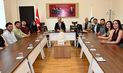 ÇAKÜ Halk Oyunları Ekibine Rektör Karataş’tan Tebrik