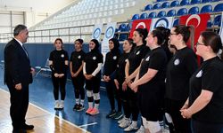 Rektör Karataş’tan ÇAKÜ Kadın Voleybol Takımına Tam Destek