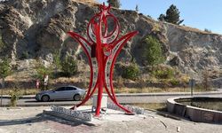 Korgun’un girişine modern dokunuş: Led gövdeli kavşak görseli tamamlandı