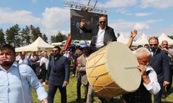 Yapraklı Yağlı Güreşleri’nde ağalık koltuğuna Salim Hayta oturdu