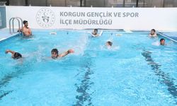 Korgun’da çocuklar yüzme öğreniyor
