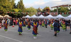 Sanat Sokağı açıldı, yerel sanatçıların konserleri başladı