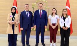 Çankırı’da kanserle mücadeleye mor kurdeleli destek