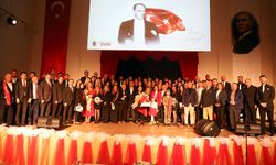 Cumhuriyet Coşkusu Türkülerle Sahneye Taşındı