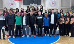 Çankırı’da genç kızlar dartta hünerlerini sergiledi