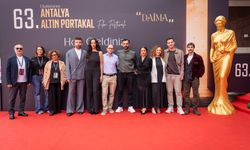 Altın Portakal’da yıldızlar sinemaseverlerle buluştu