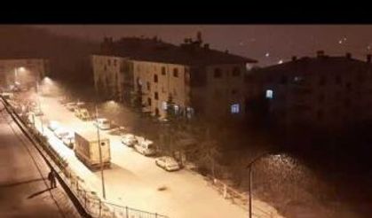 Çankırı Merkez'de kar yağışı yoğunluğunu artırarak devam ediyor.