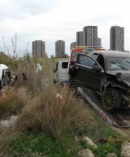 14 yaşındaki sürücü cipiyle otomobile çarptı: 1 ölü