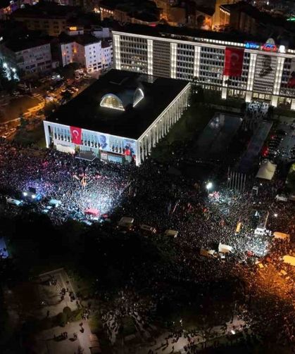 İBB binası önündeki kalabalık havadan görüntülendi