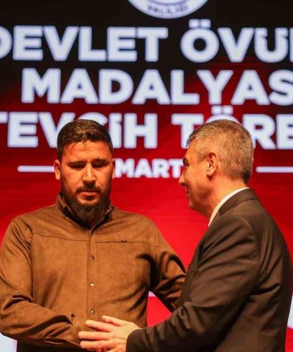 Mersin’de Devlet Övünç Madalyası ve Beratı tevcih töreni