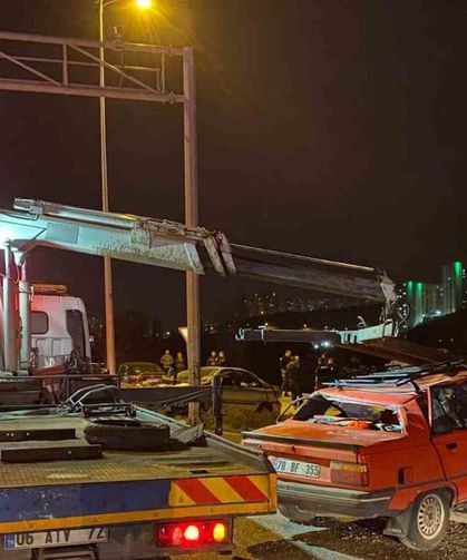 İki aracın karıştığı trafik kazasında 2’si ağır 6 kişi yaralandı