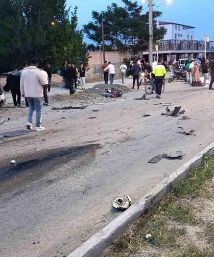 Otomobilin çarptığı motosikletli hayatını kaybetti