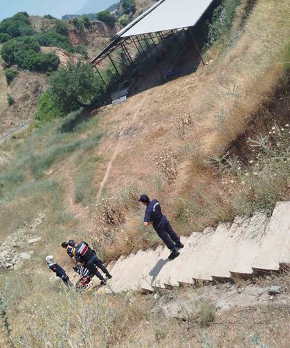 Bisikletiyle dereye uçan çocuk hayatını kaybetti
