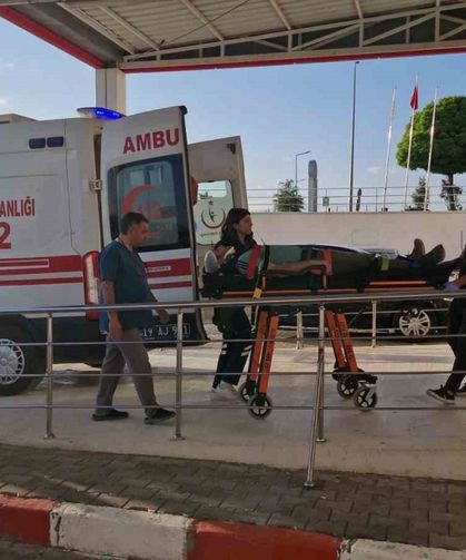 Çorum’da iki araç kafa kafaya çarpıştı: 4 yaralı