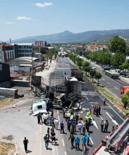 D-650’de kontrolden çıkan tır faciaya yol açtı: 1 ölü, 2 yaralı
