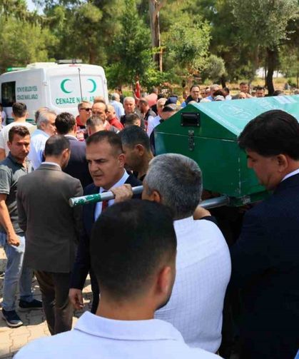 Depremde hayatını kaybeden 14 yaşındaki Afranur, Fethiye’yi gözyaşlarına boğdu
