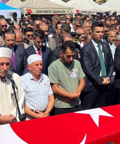 İzmir’de şehit düşen polislere son görev