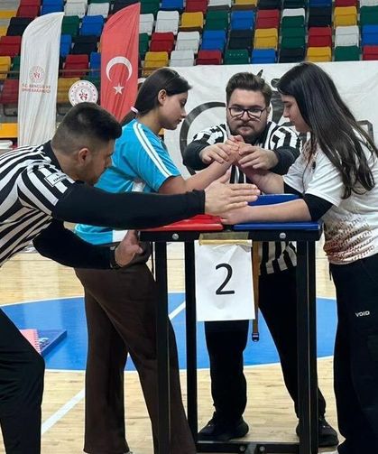 Çankırı'da Gençler Kollarını Şampiyonluk İçin Sıvadı