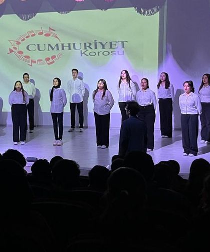 Çankırı’da Öğrencilerden Alkış Alan Koro-Drama Gösterisi