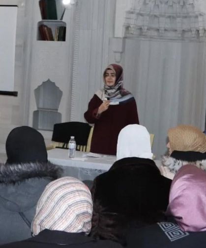 Umre Yolcuları İçin Eğitim Semineri Düzenlendi
