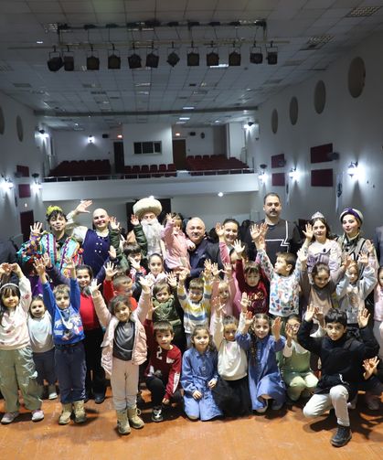 Çankırı’da Ara Tatilde Tiyatro Coşkusu: Bin Çocuk Sanatla Buluştu