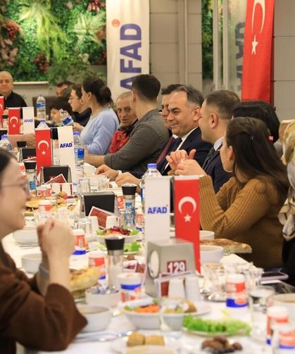 Vali Çakırtaş Depremzedelerle Çankırı'da İftar Sofrasında Buluştu