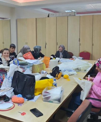 Kurşunlu Belediye Başkan Uslu, Dikiş Nakış Kursunu Ziyaret Etti