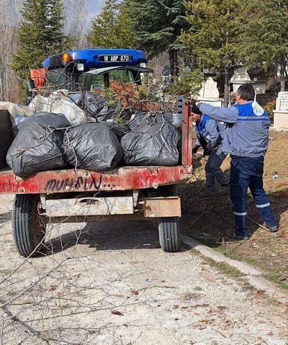 Şabanözü’nde Mezarlıklar Bayrama Hazırlanıyor