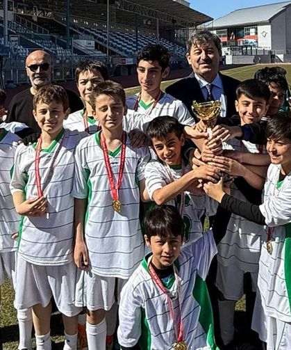 Küçük Erkekler Futbol İl Birinciliği’nde Şampiyon İsmet İnönü Ortaokulu