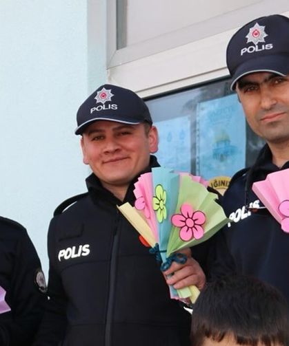 Çankırı’da Miniklerden Polislere Anlamlı Polis Haftası Sürprizi